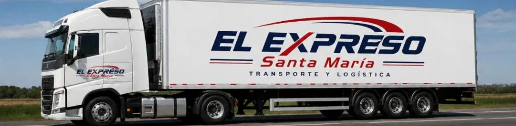 Camión con semirremolque ploteado con la marca El Expreso Santa María